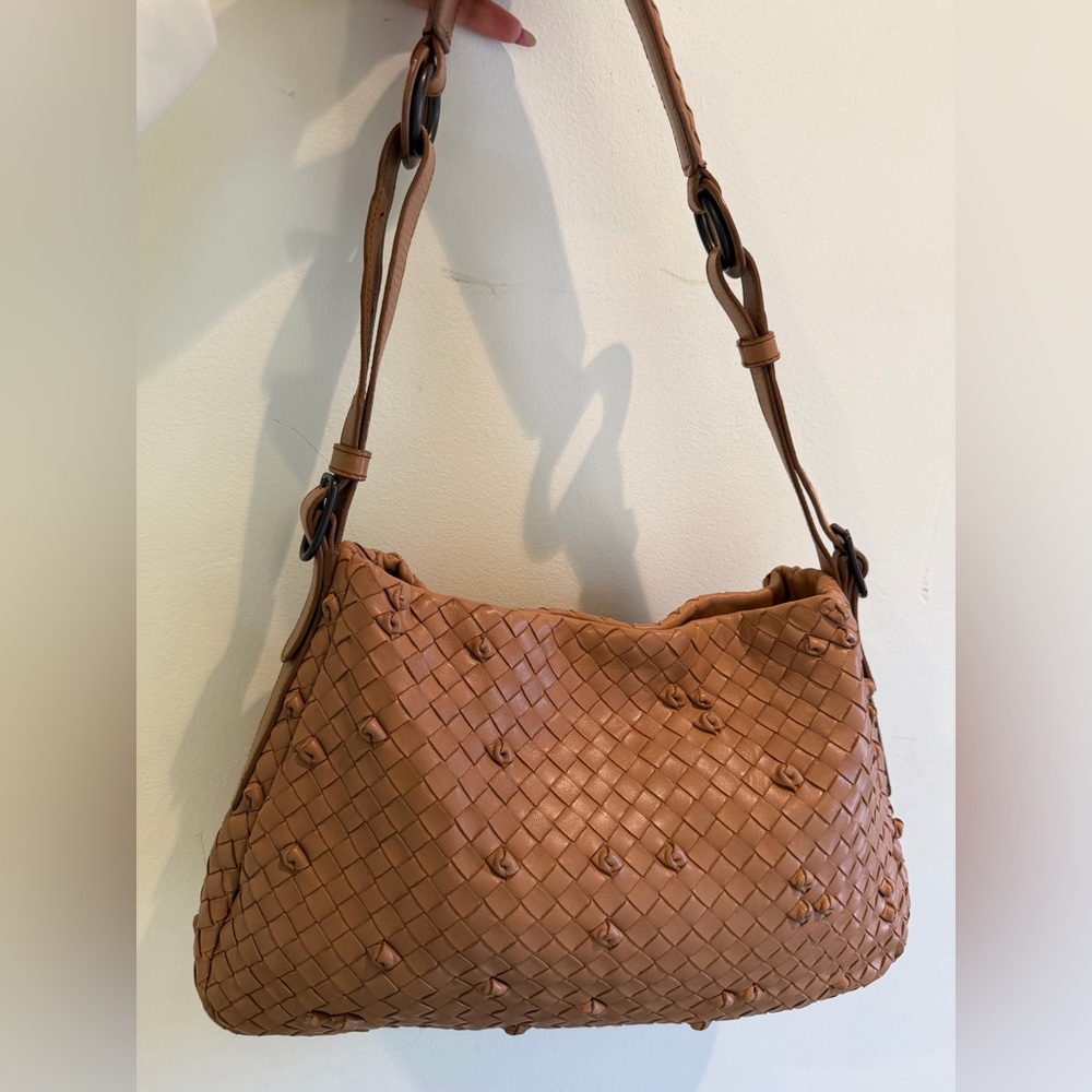 Bottega Venetta Woven Intrecciato Leather Twist Hobo Shoulder Bag EUC in Tan